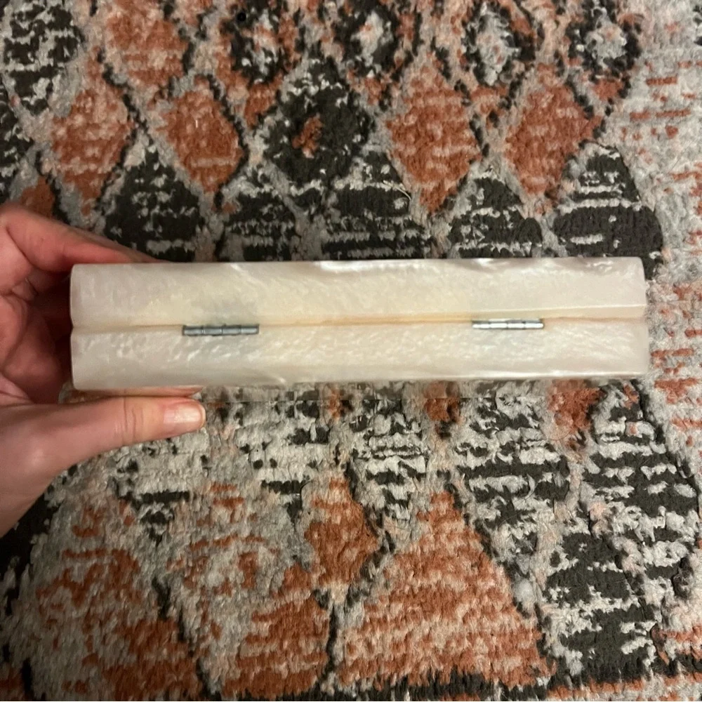 Cream Marble “On The List” Acrylic Box Clutch Purse 🌿 - Picture 6 of 10